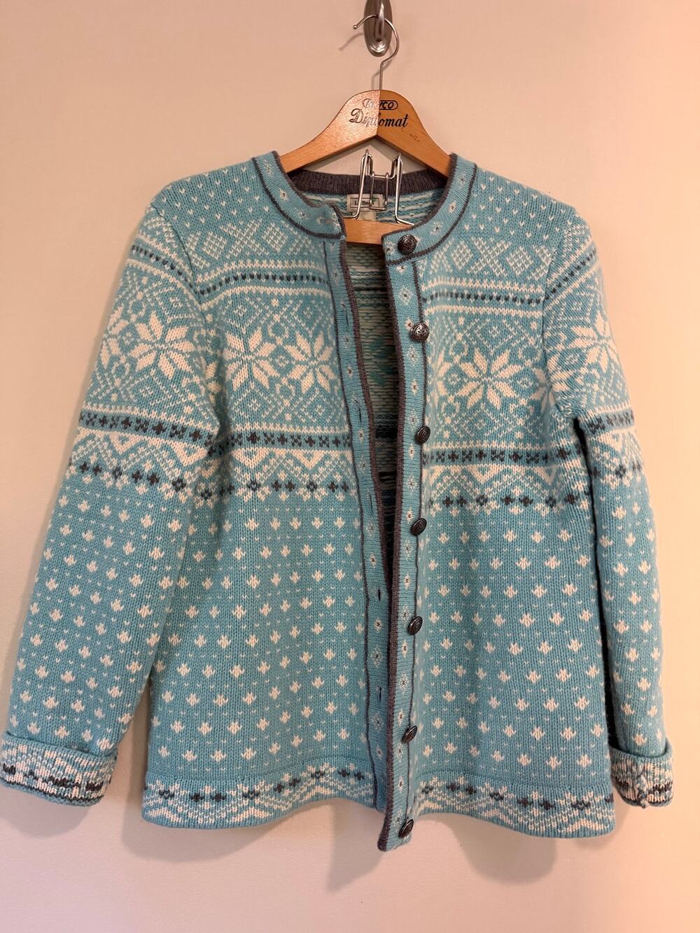Women’s (Med Regular) Vintage LL Bean Nordic Snowflake Patterned Wool Cardigan